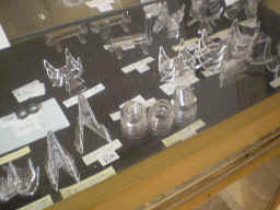 Stands: &ldquo;V&rdquo; shaped, cradle, easel, con