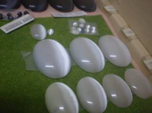 Cabochons of fiber-optic glass makes beautiful cat